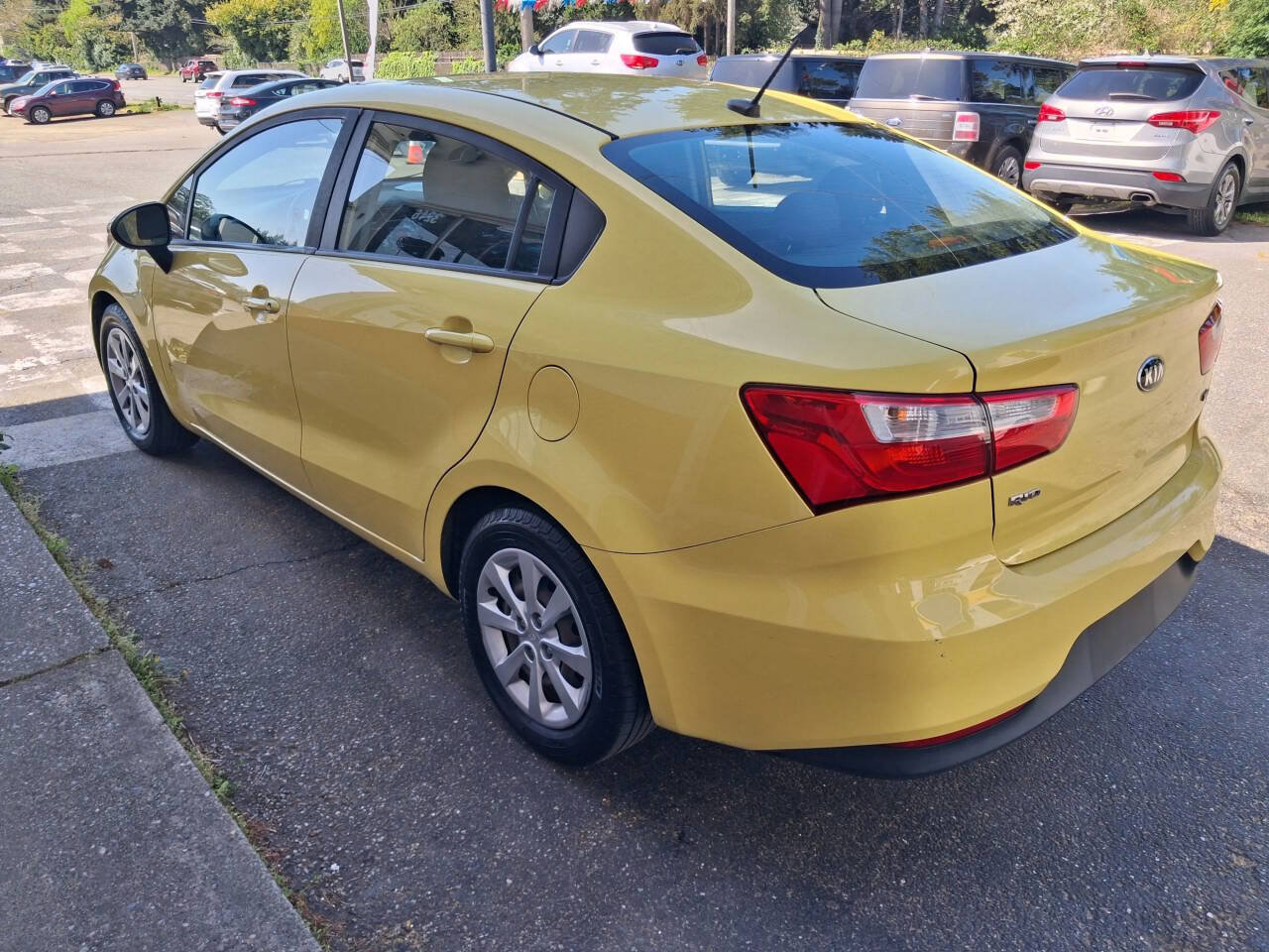 Used 2016 Kia Rio LX w/ Power Package FWD image 2