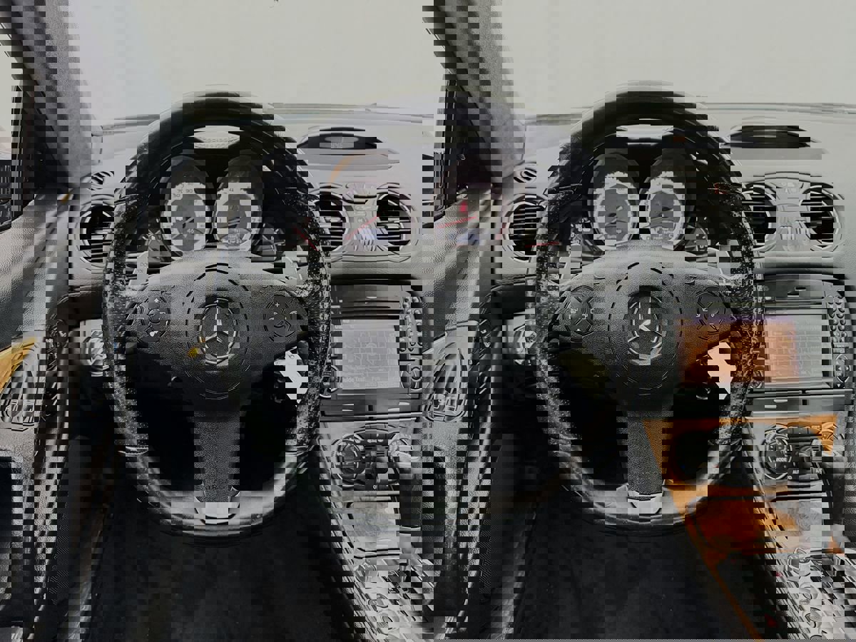 Used 2011 Mercedes-Benz SL 63 AMG image 13