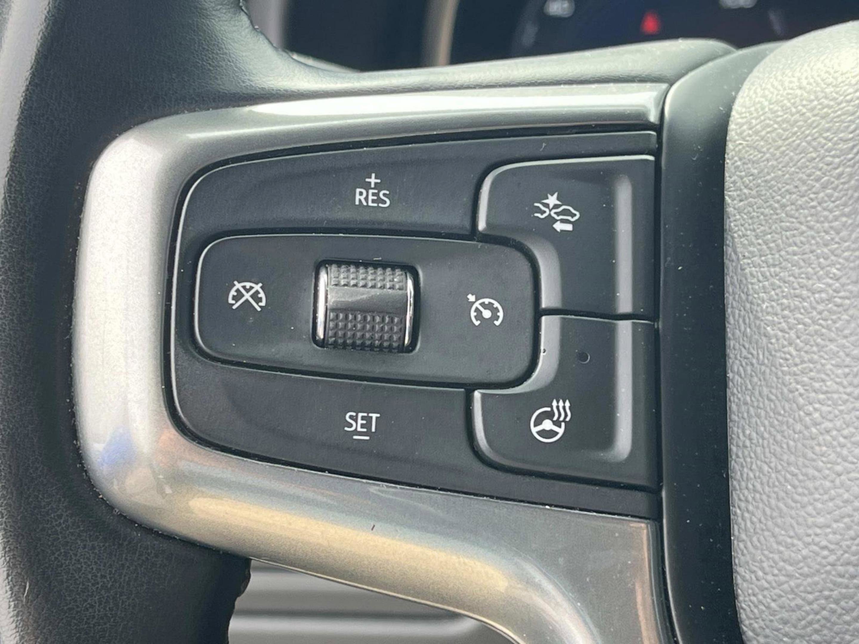 Used 2023 Chevrolet Suburban Premier AWD/4WD image 37