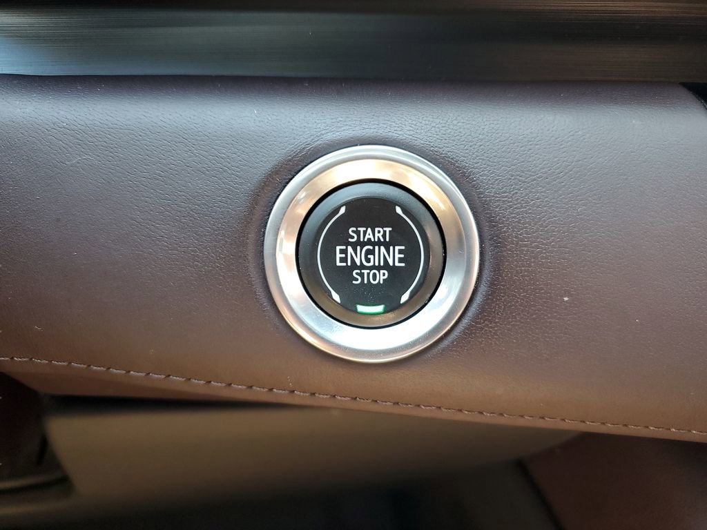 Used 2023 Cadillac Escalade ESV Sport Platinum w/ LPO, ONYX Package AWD/4WD image 24