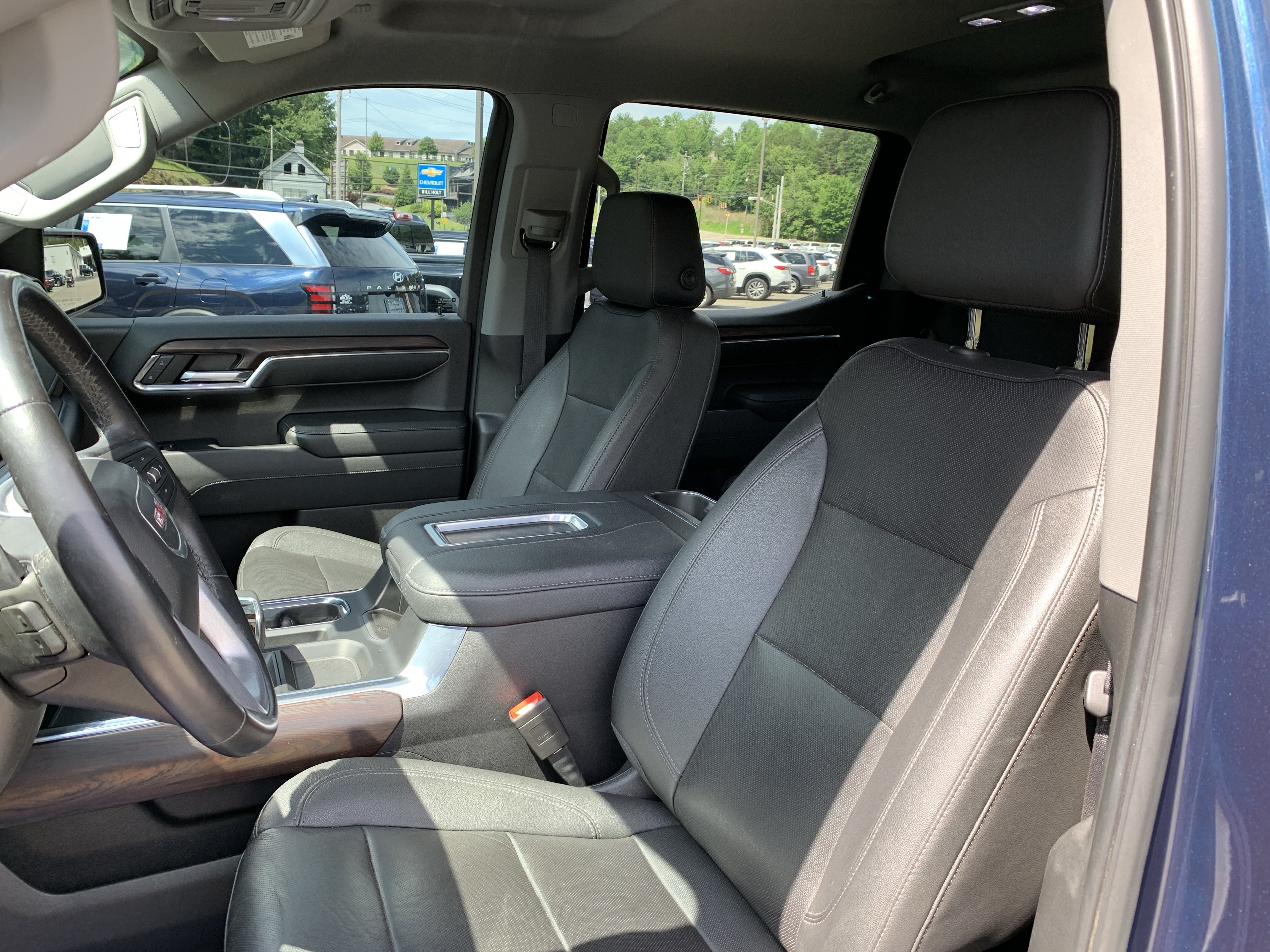 Used 2022 GMC Sierra 1500 SLT w/ SLT Premium Plus Package AWD/4WD image 20