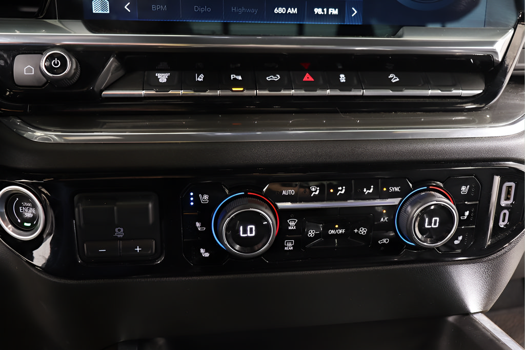Used 2024 Chevrolet Silverado 2500 High Country w/ High Country Premium Package AWD/4WD image 10