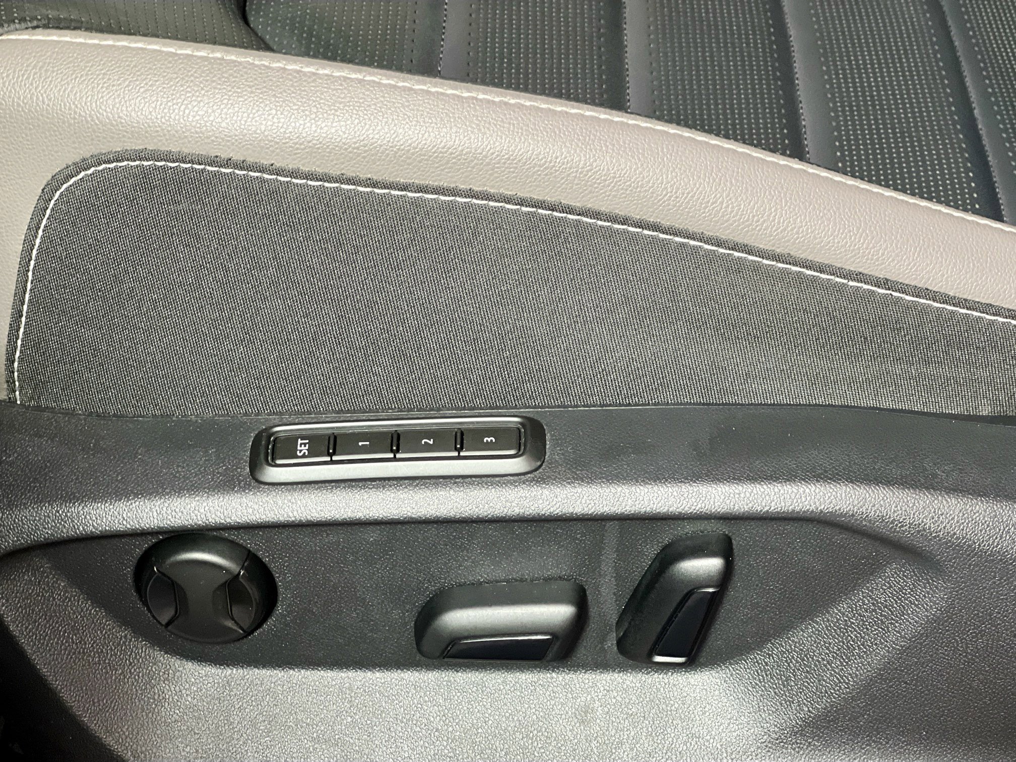 Used 2022 Volkswagen Atlas SEL Premium AWD/4WD image 15