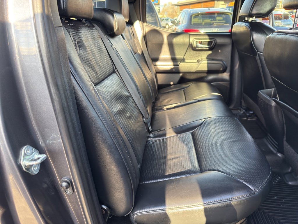 Used 2020 Toyota Tacoma TRD Sport image 14