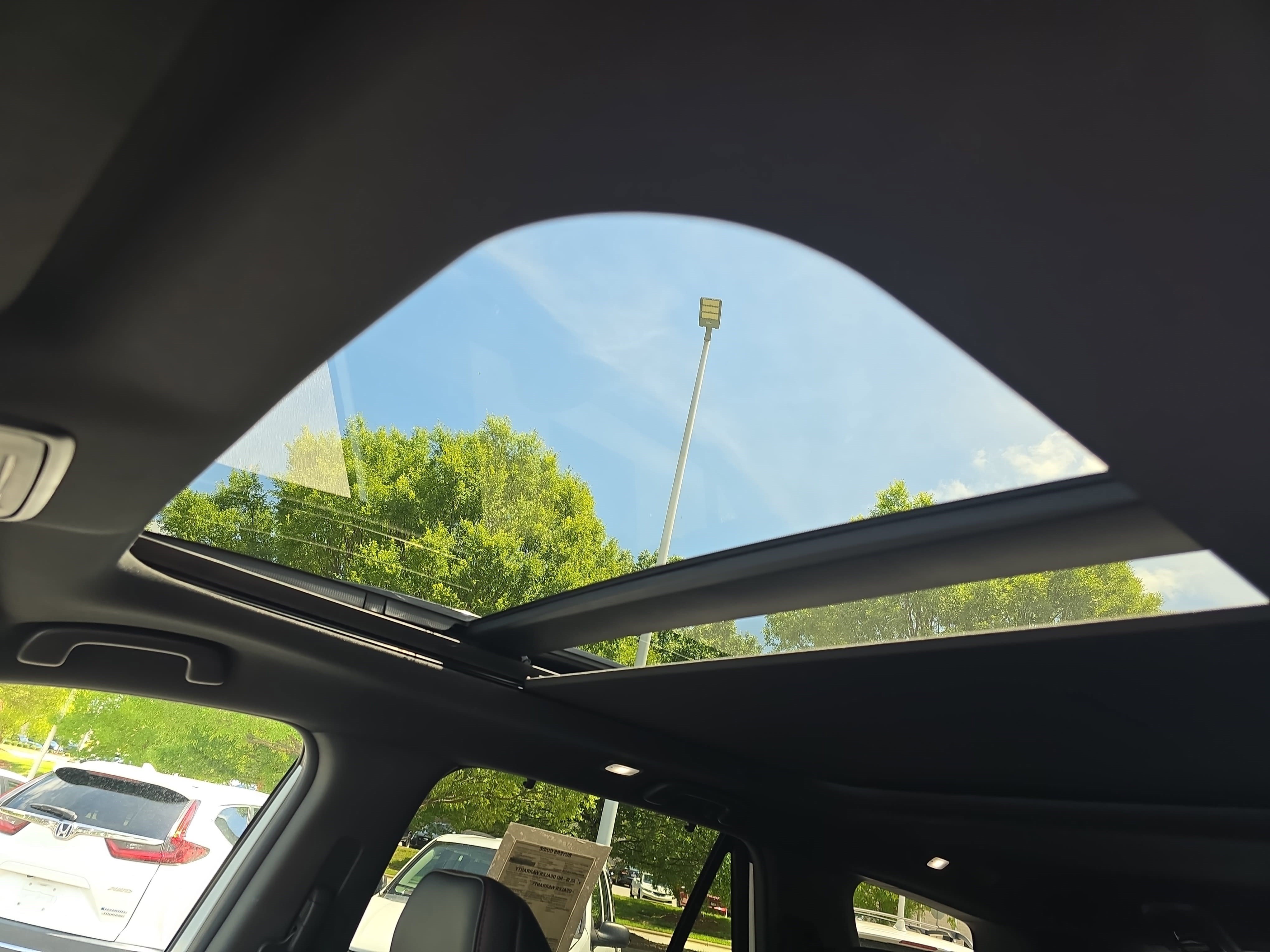 Used 2025 Honda Pilot Black Edition image 31