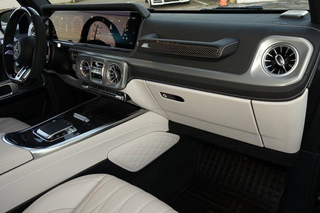 Used 2025 Mercedes-Benz G 63 AMG 4MATIC image 11