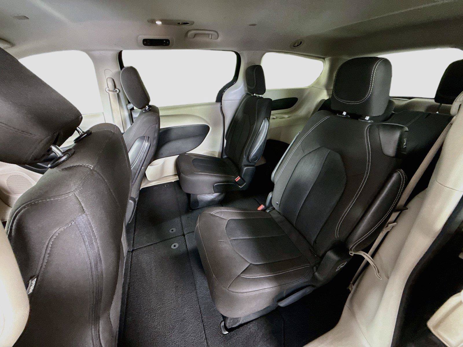 Used 2023 Chrysler Voyager LX FWD image 15