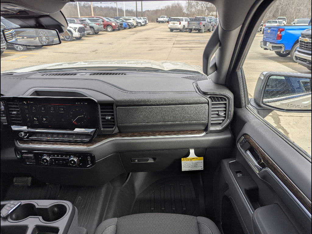 New 2026 GMC Sierra 1500 SLE AWD/4WD image 4