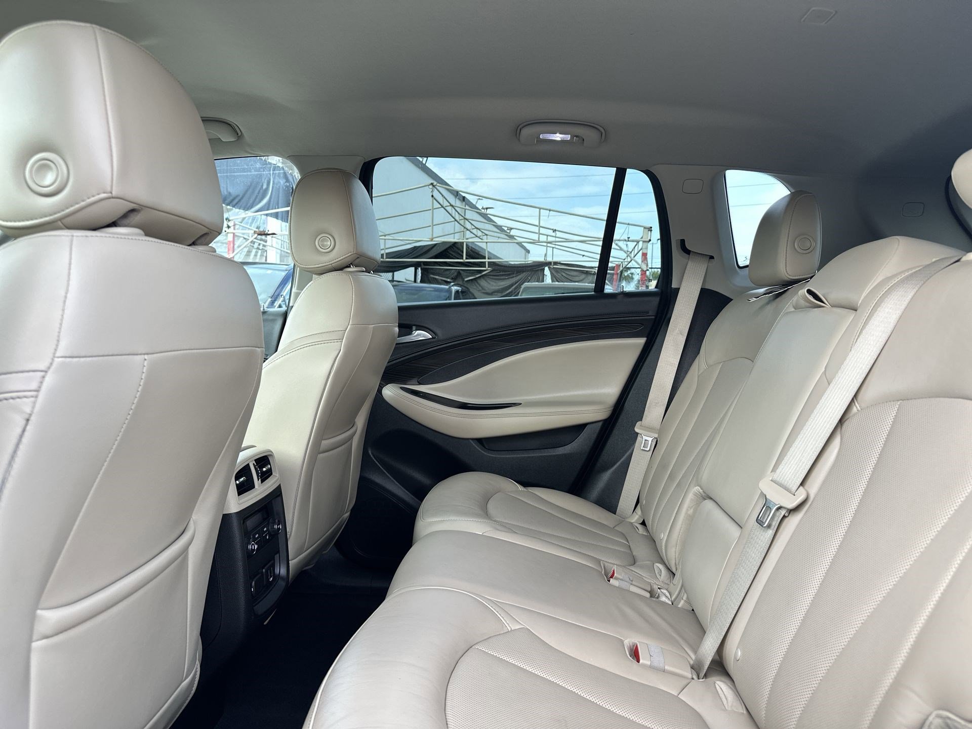 Used 2019 Buick Envision Essence FWD image 21