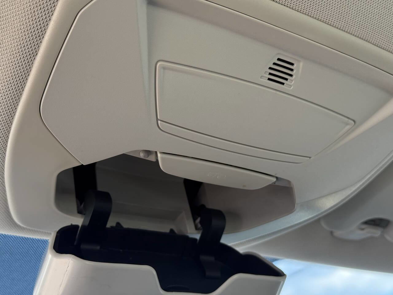 Used 2015 Ford C-MAX SE image 24