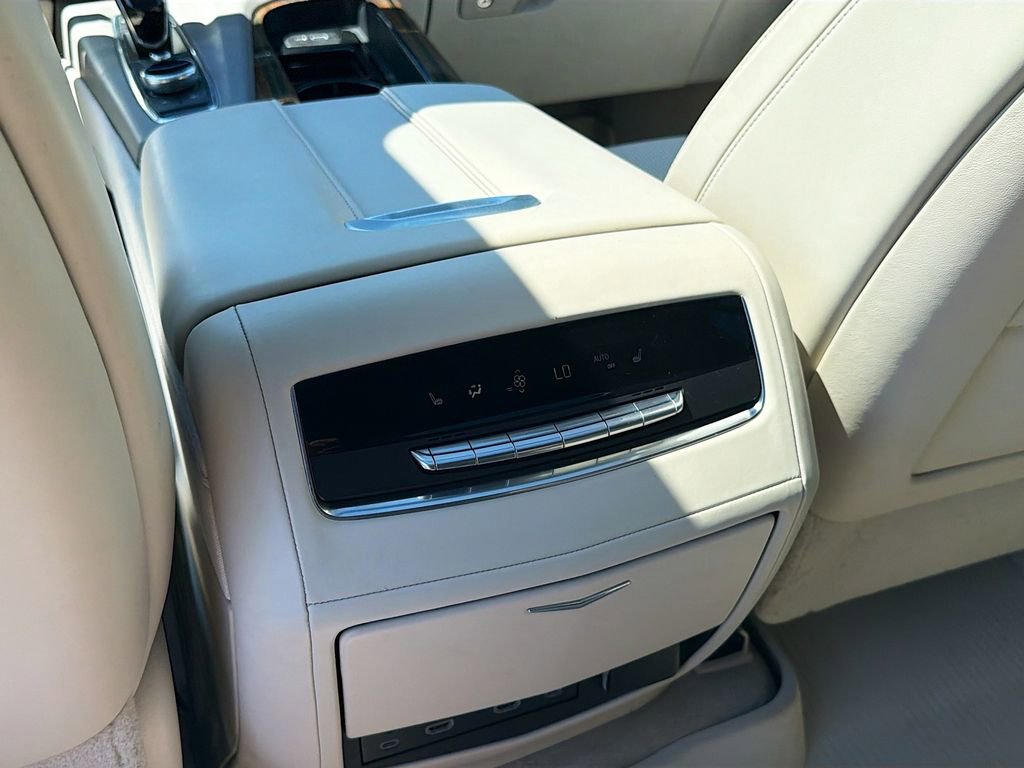 Used 2021 Cadillac Escalade Premium Luxury Platinum w/ Heavy-Duty Trailer Package image 27