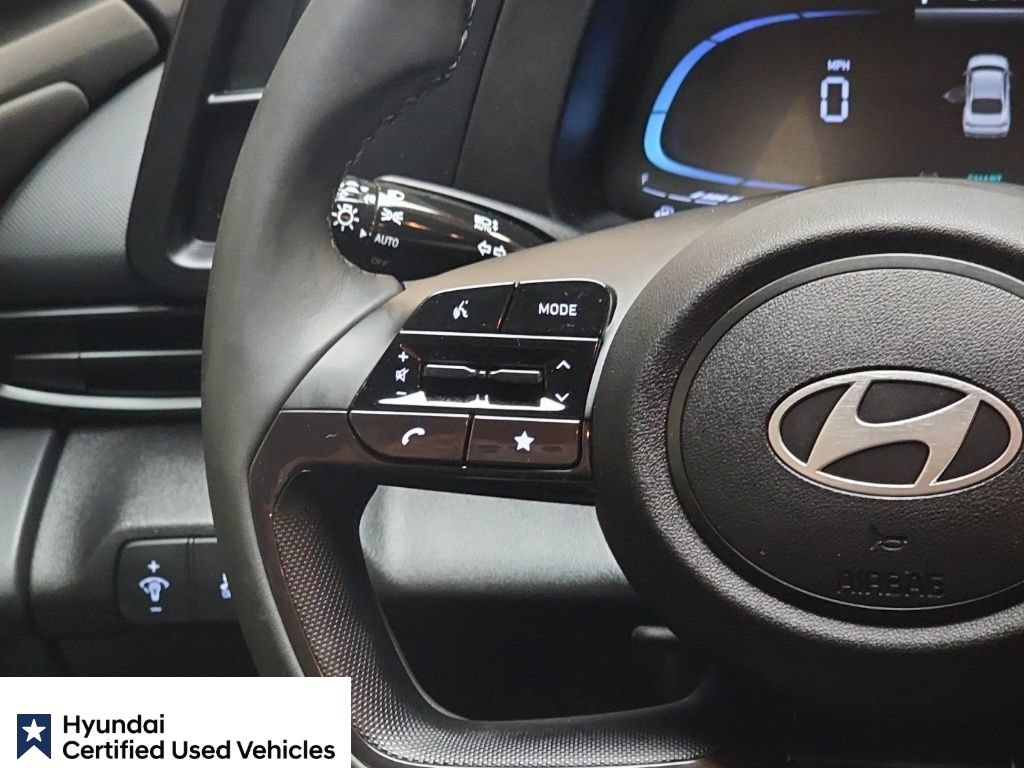 Used 2025 Hyundai Elantra Sport FWD image 18