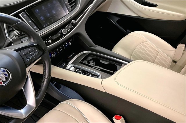 Used 2022 Buick Enclave Avenir image 13