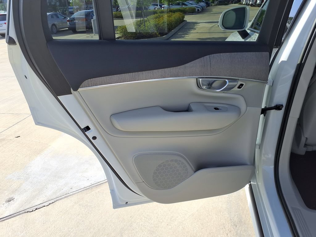 Certified 2023 Volvo XC90 B6 Core AWD/4WD image 18