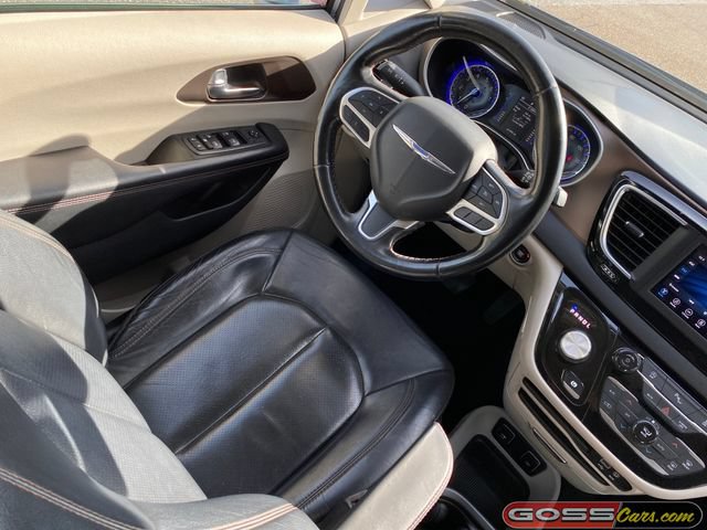 Used 2019 Chrysler Pacifica Touring-L FWD image 20