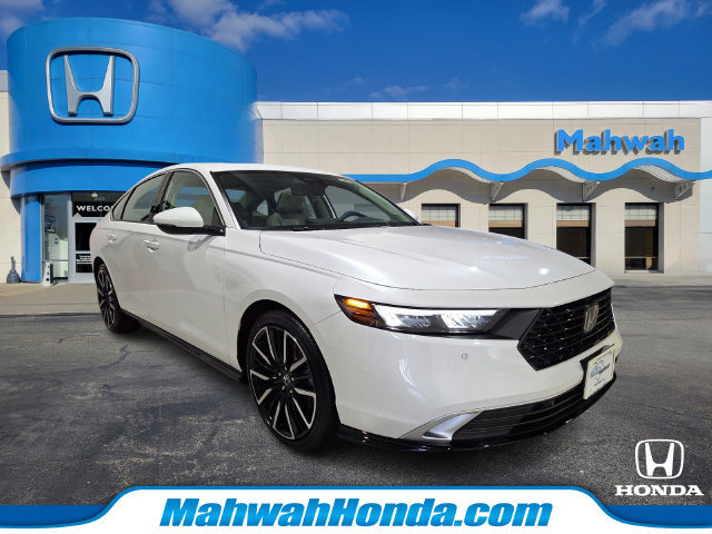 New 2026 Honda Accord Touring image 2