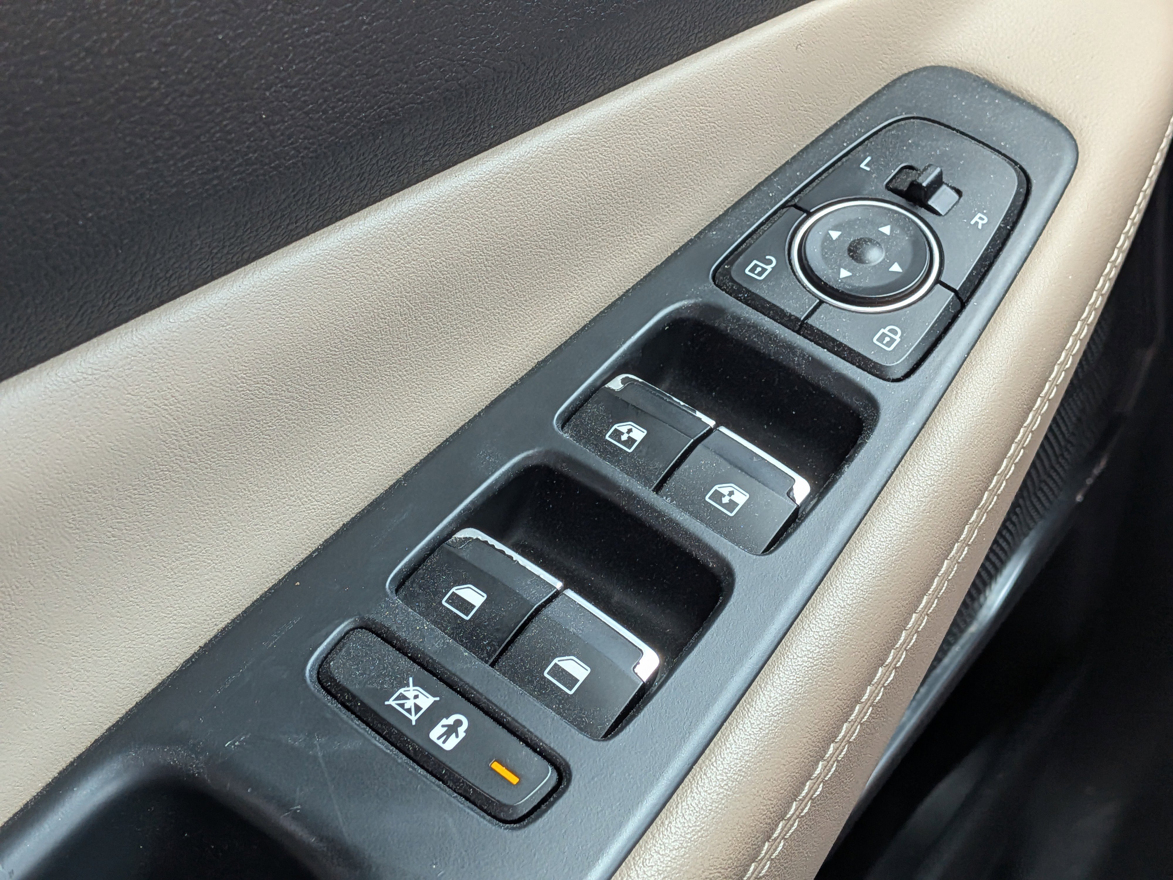 Used 2020 Hyundai Santa Fe SEL image 23