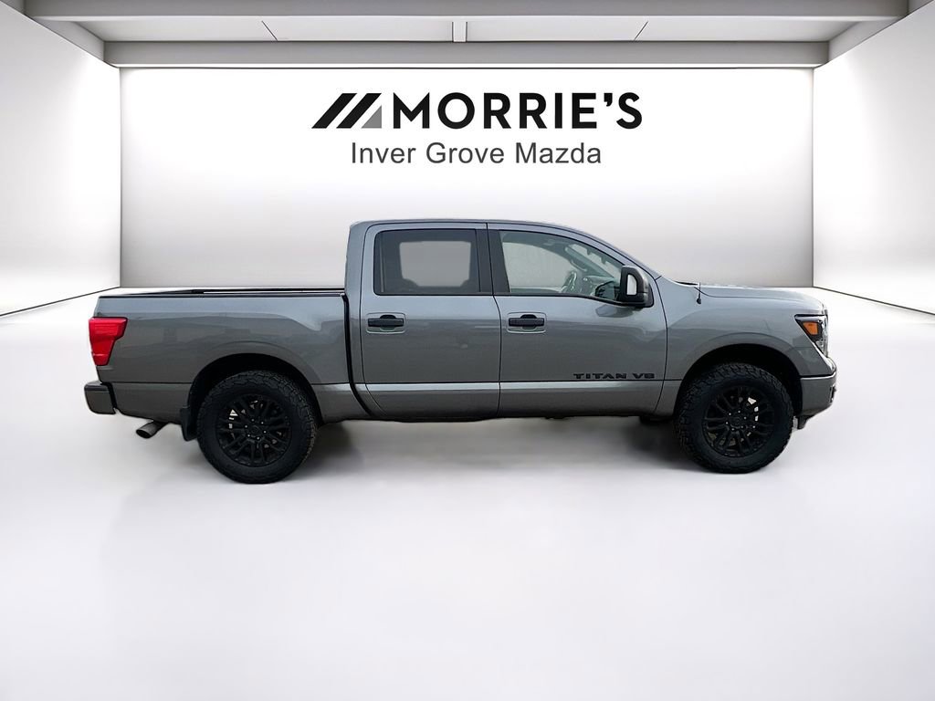 Used 2018 Nissan Titan SV image 4