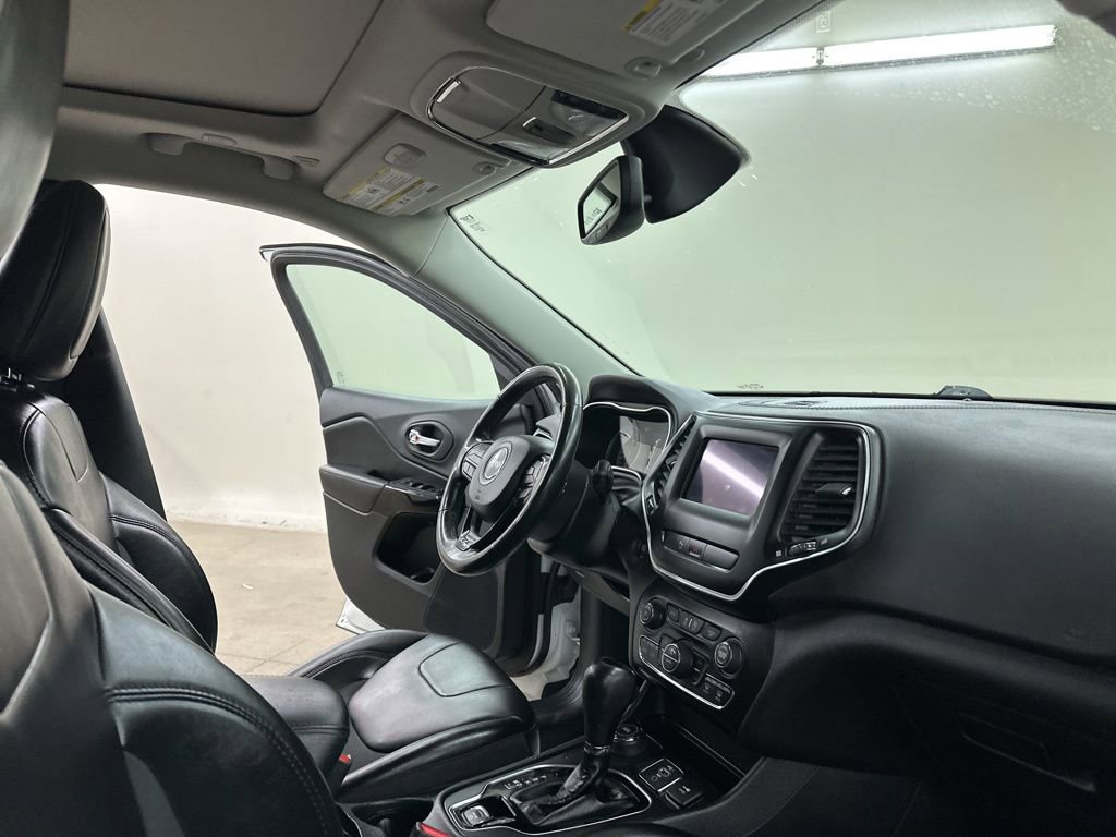 Used 2019 Jeep Cherokee Latitude Plus image 19