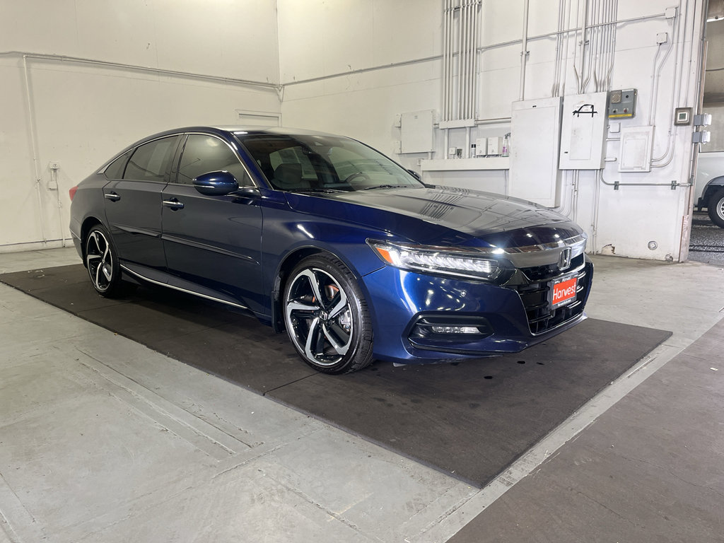 Used 2018 Honda Accord Touring image 3