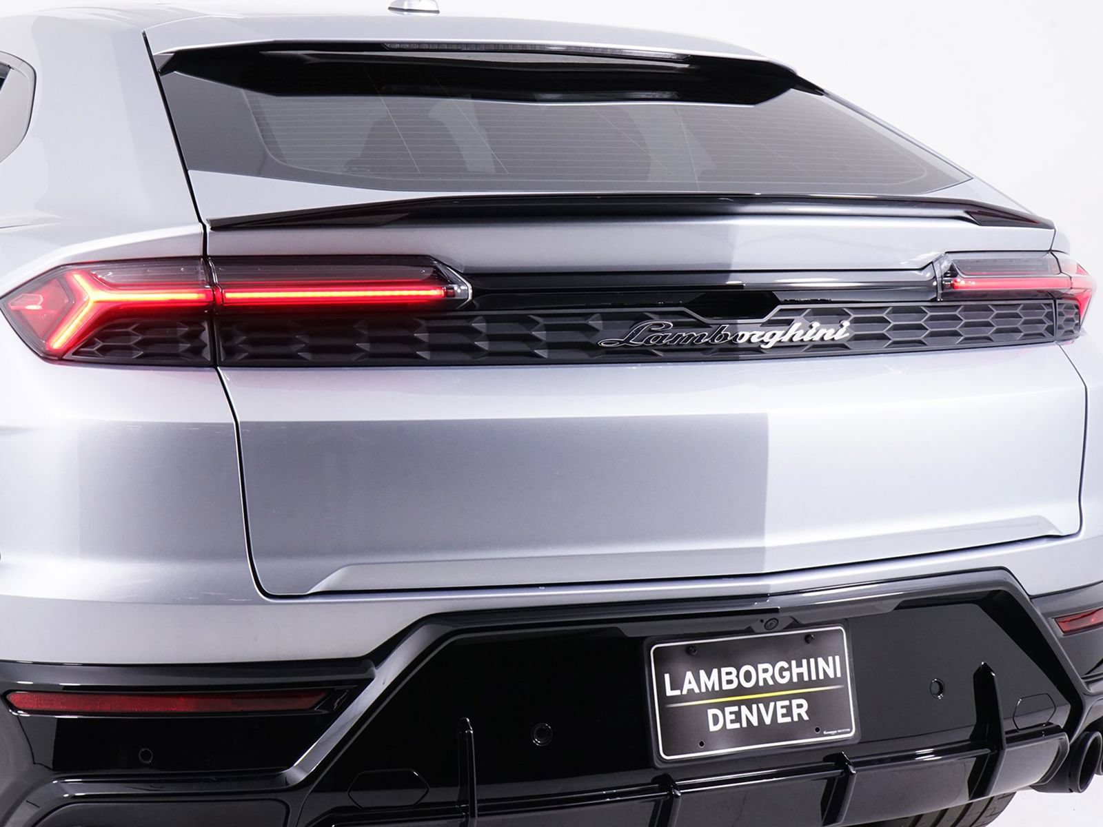 Used 2025 Lamborghini Urus SE AWD/4WD image 20