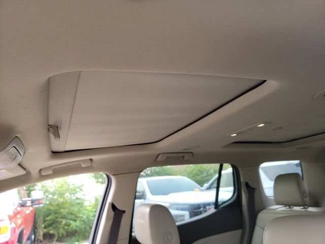 Used 2017 GMC Acadia Denali w/ Technology Package FWD image 10