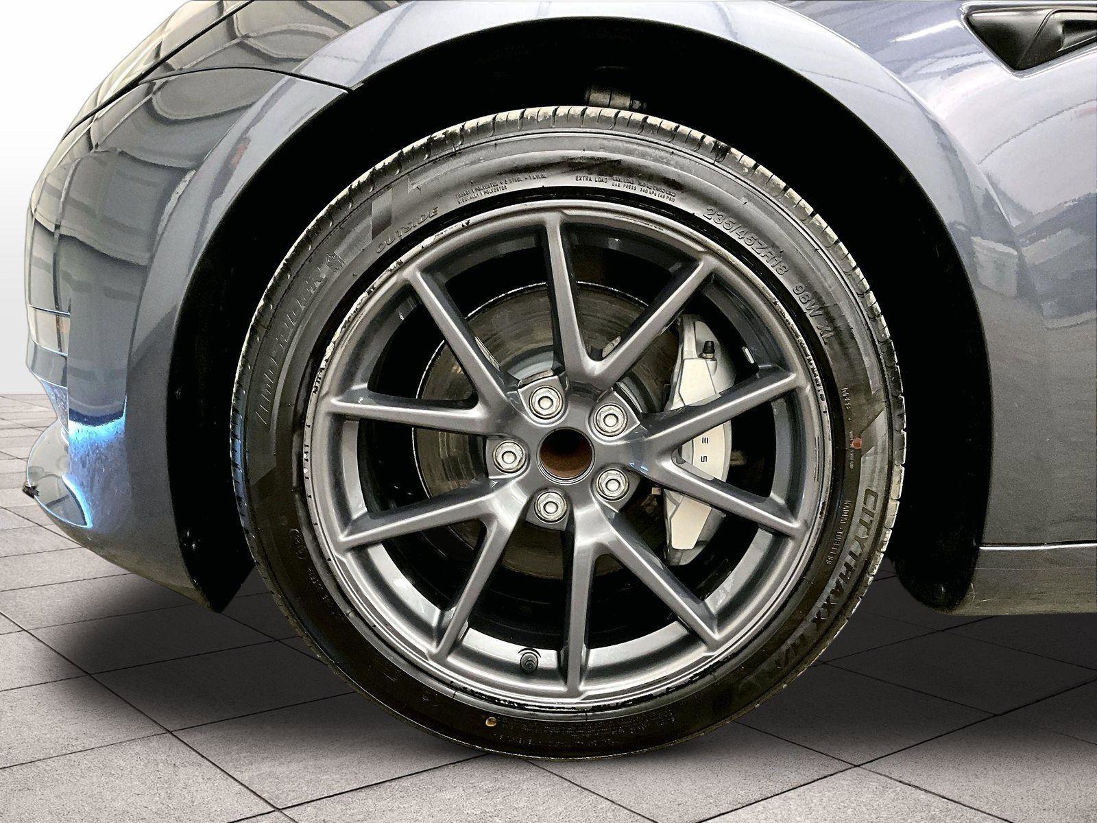 Used 2023 Tesla Model 3 Standard Range image 8