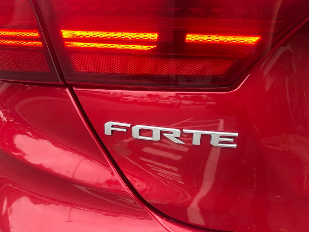 Used 2022 Kia Forte GT FWD image 7