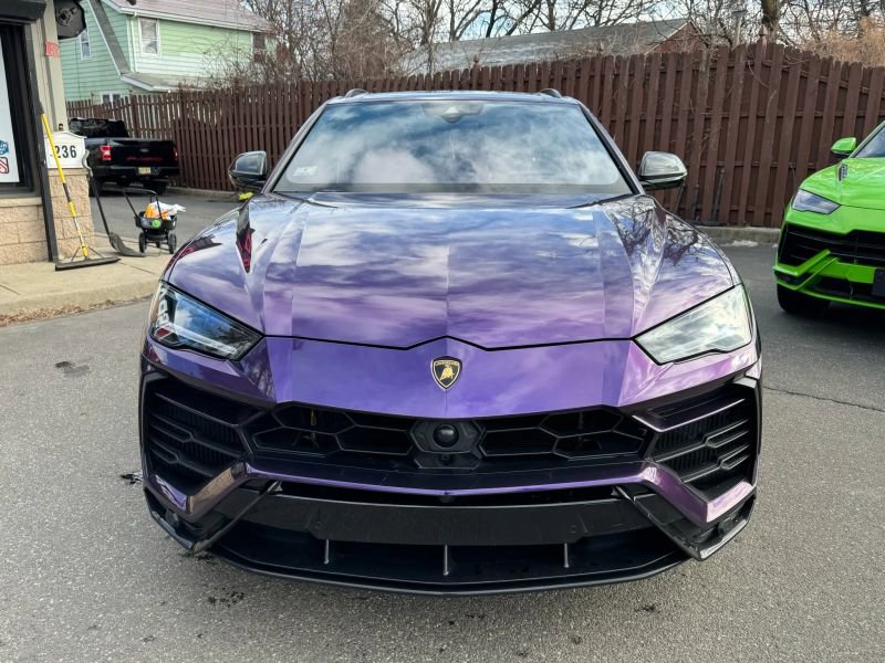 Used 2021 Lamborghini Urus image 2