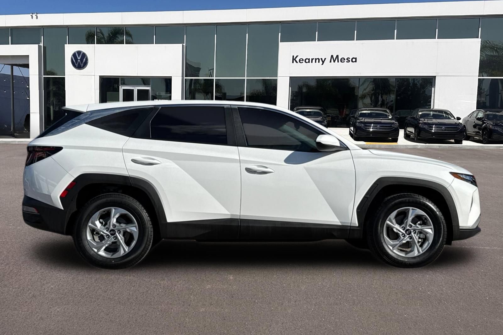 Used 2023 Hyundai Tucson SE image 3