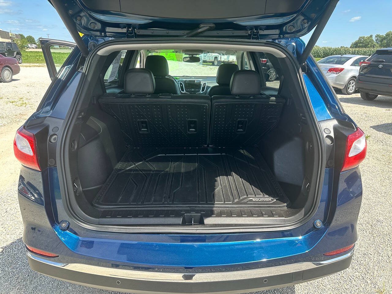Used 2021 Chevrolet Equinox Premier w/ LPO, Floor Liner Package FWD image 17