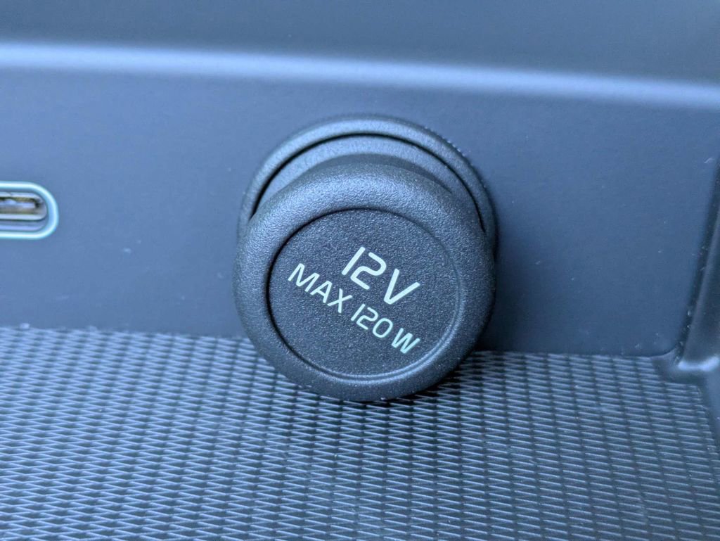 Used 2024 Volvo V60 T8 Polestar image 32