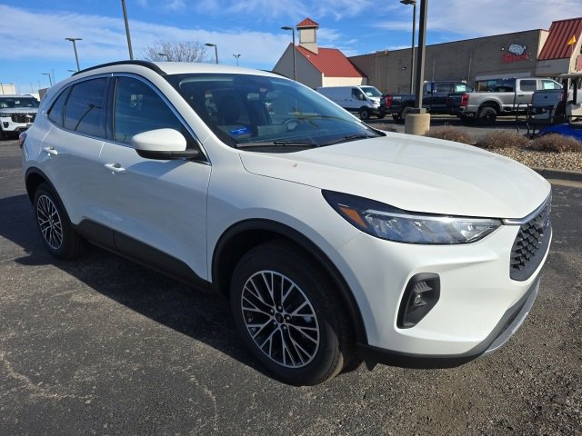 New 2026 Ford Escape SE w/ Class II Trailer Tow Package image 7