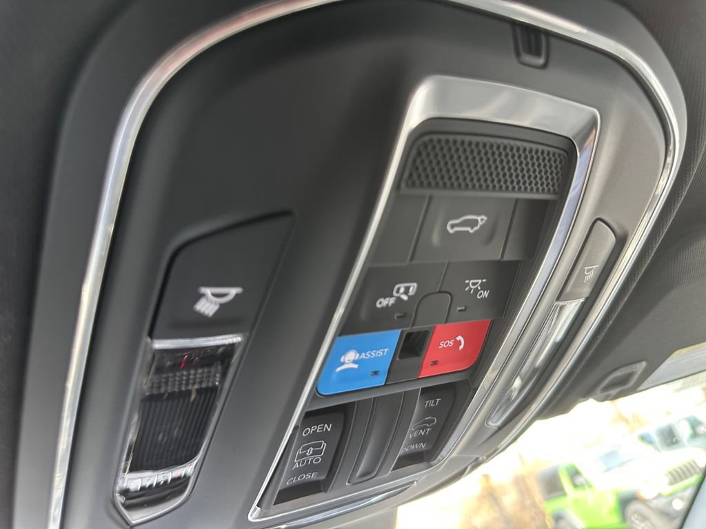 New 2025 Jeep Grand Cherokee Laredo X w/ Luxury Tech Group I AWD/4WD image 21