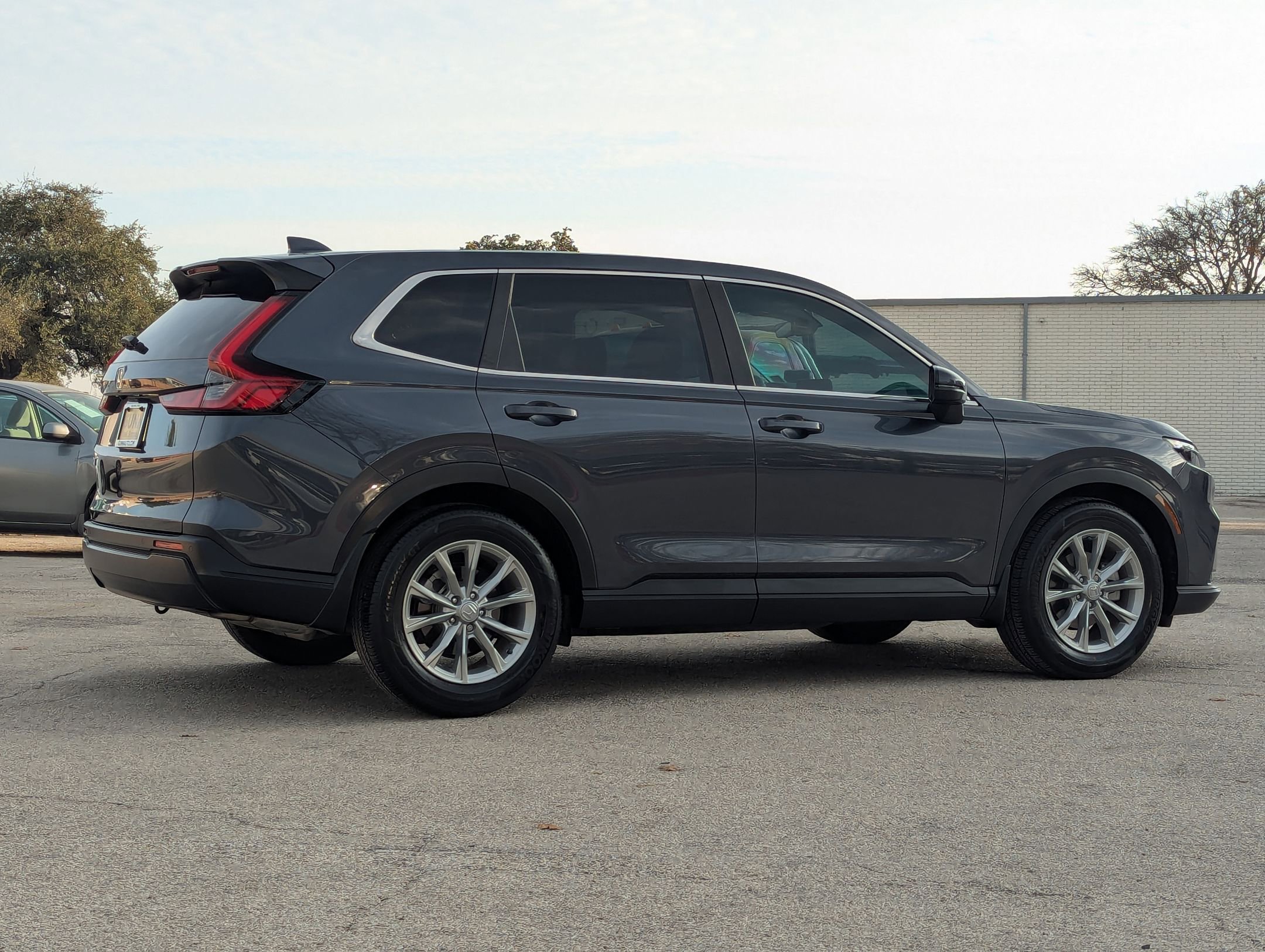 Used 2023 Honda CR-V EX-L image 4