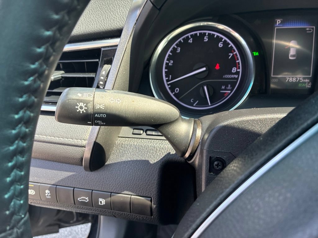 Used 2018 Toyota Camry SE w/ Moonroof Package FWD image 33