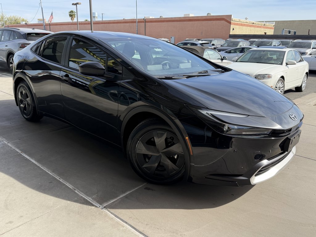 Used 2023 Toyota Prius Prime SE image 6