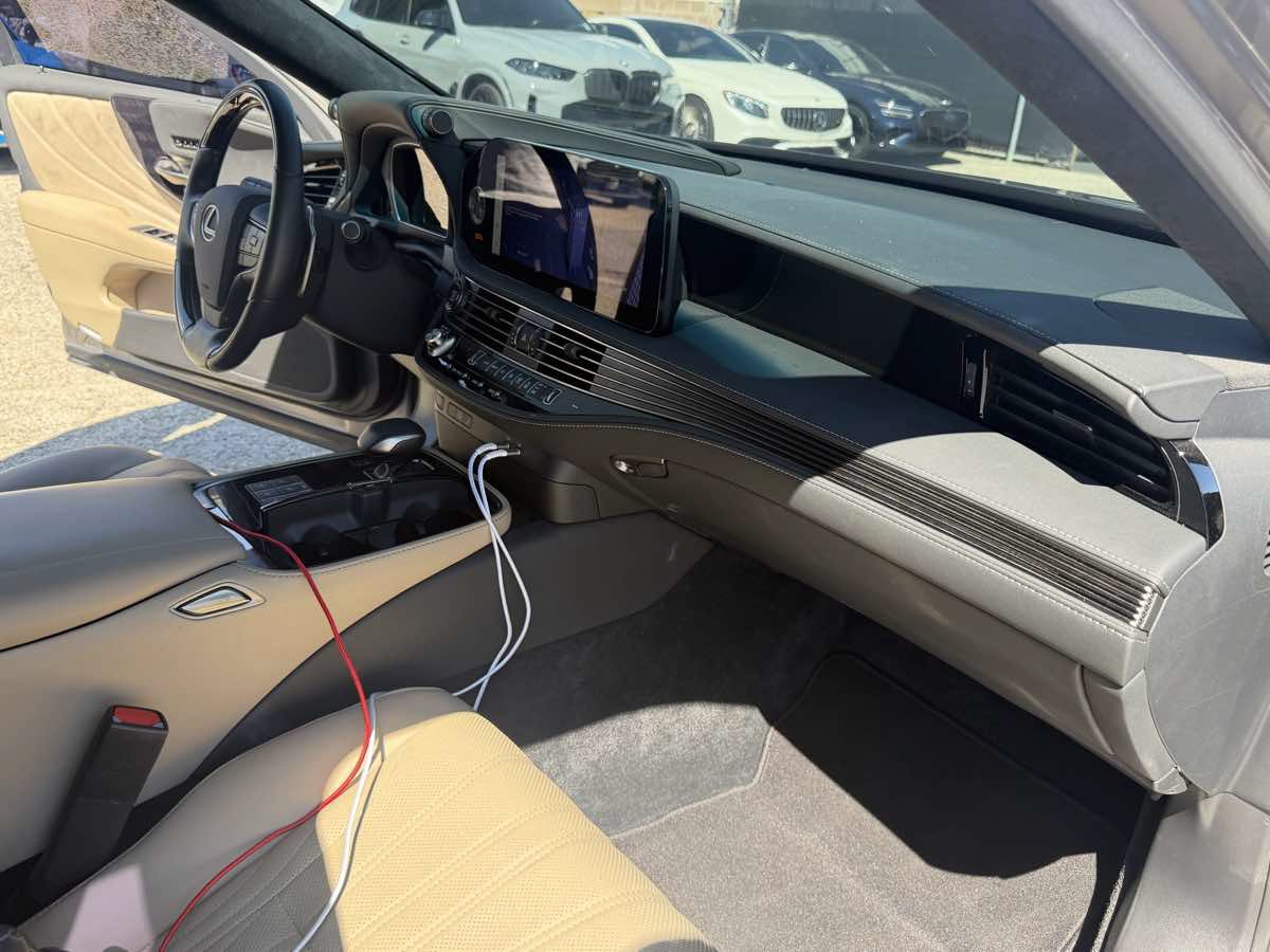 Used 2023 Lexus LS 500 AWD w/ Executive Package image 11