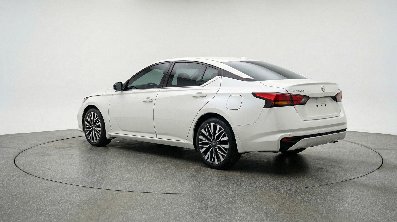 Used 2025 Nissan Altima 2.5 SV image 6
