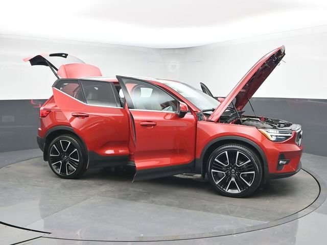 Used 2023 Volvo XC40 B5 Ultimate w/ Climate Package image 53
