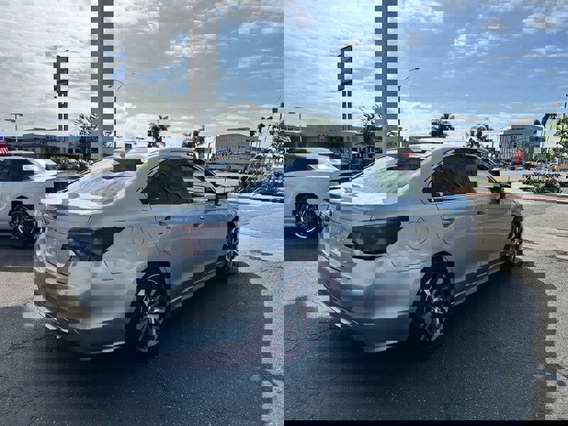 Used 2017 Subaru Legacy 2.5i Limited w/ Popular Package #4 image 3