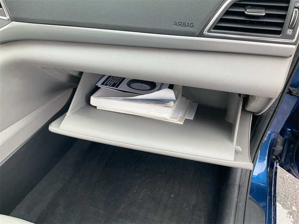 Used 2017 Hyundai Elantra SE image 23