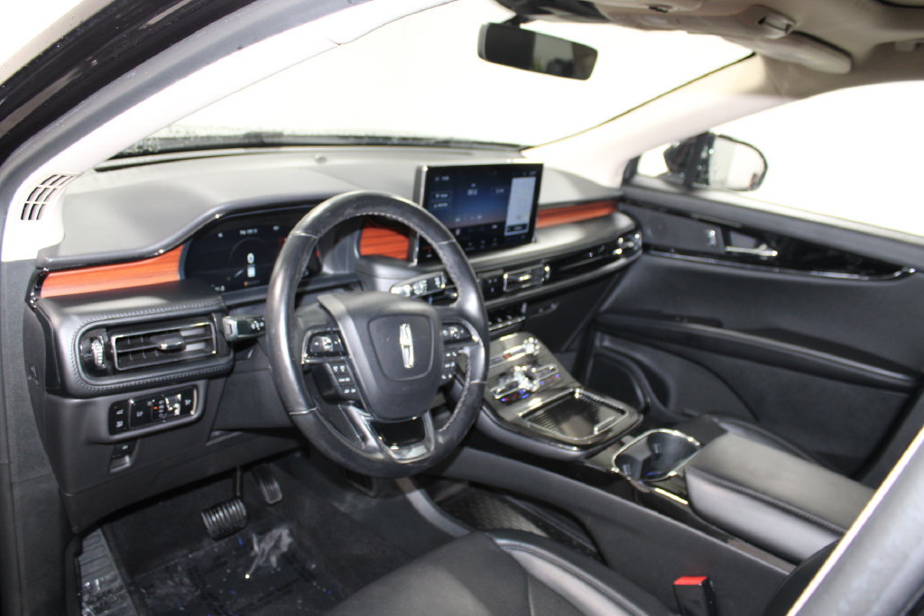 Used 2023 Lincoln Nautilus Reserve AWD/4WD image 24