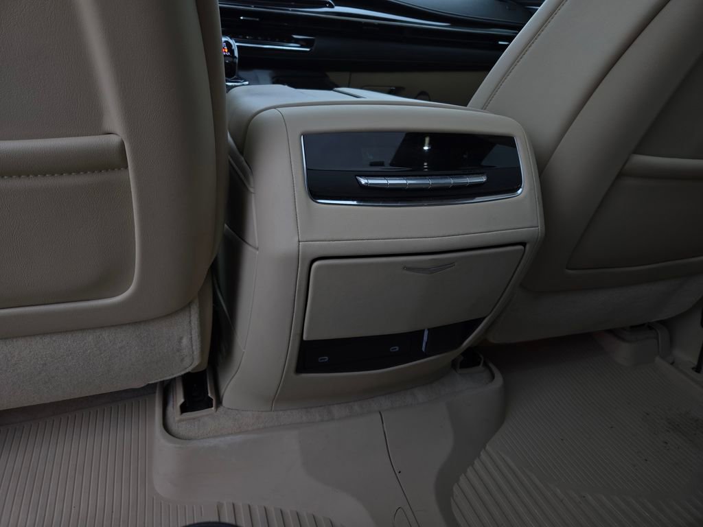 Used 2023 Cadillac Escalade Premium Luxury AWD/4WD image 32