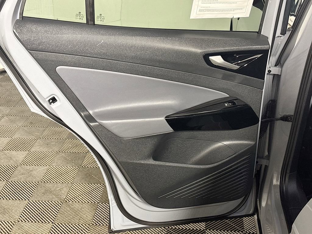 Used 2021 Volkswagen ID.4 Pro image 19