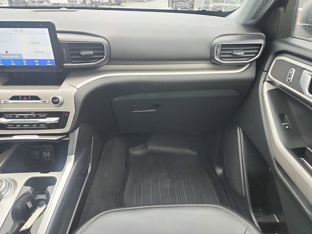 Certified 2022 Ford Explorer XLT w/ Equipment Group 202A AWD/4WD image 10