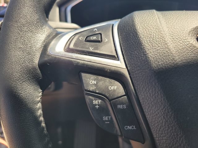 Used 2020 Ford Fusion SEL FWD image 27