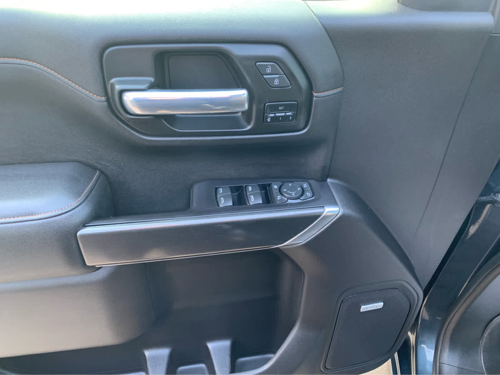 Used 2021 GMC Sierra 1500 AT4 w/ AT4 Premium Package image 11