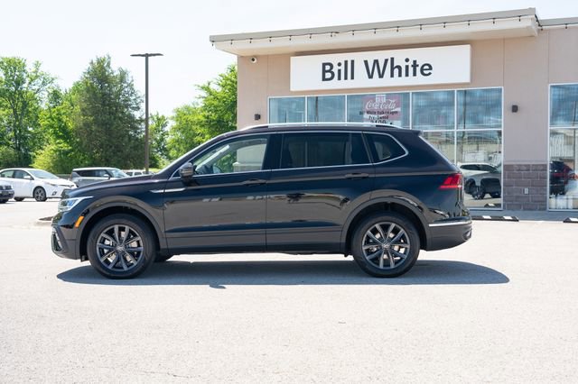 Certified 2023 Volkswagen Tiguan SE FWD image 3