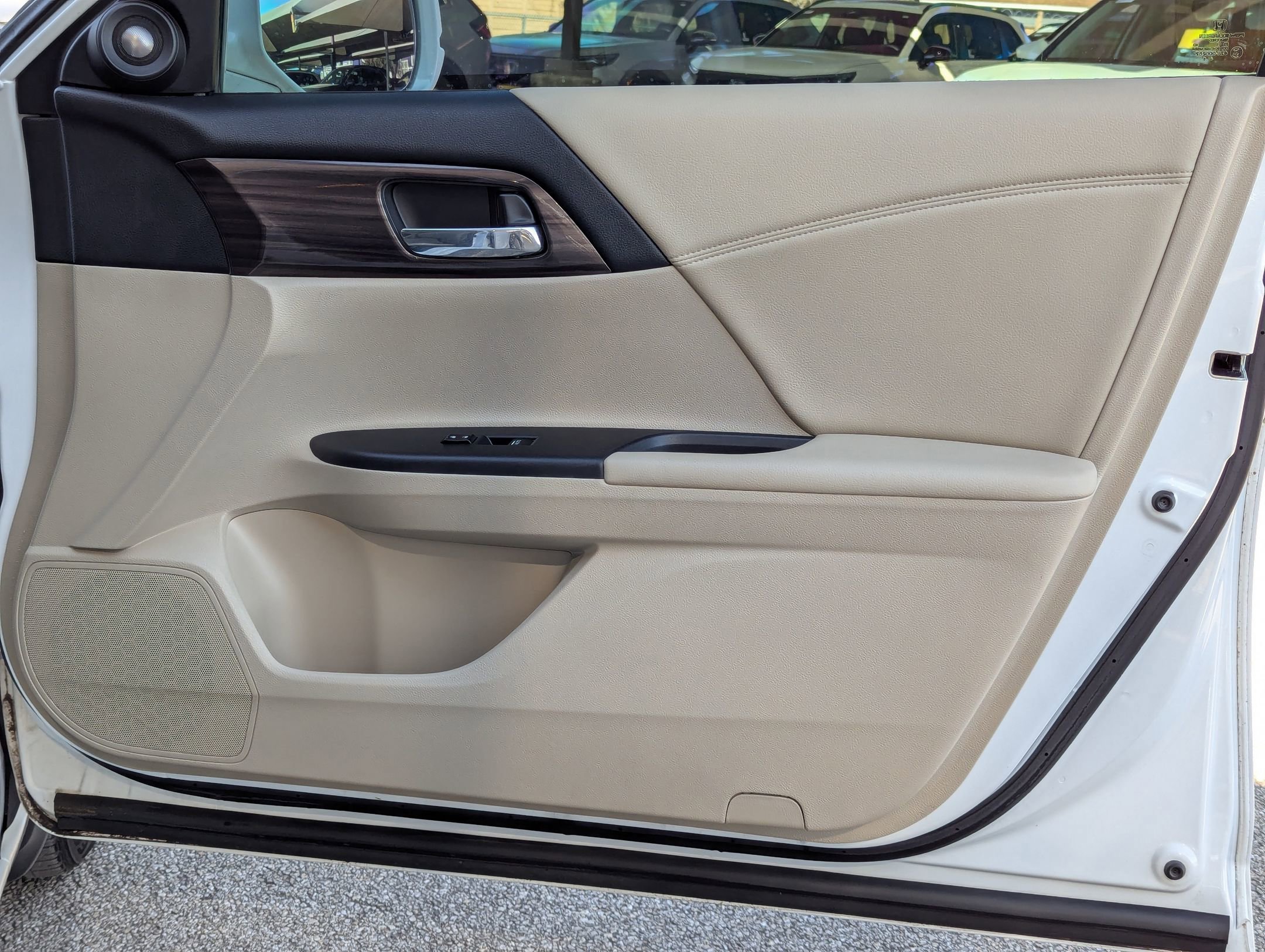 Used 2016 Honda Accord EX-L image 28